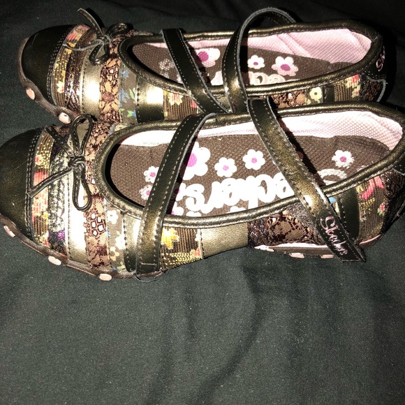 Girls Skechers - Picture 2 of 6